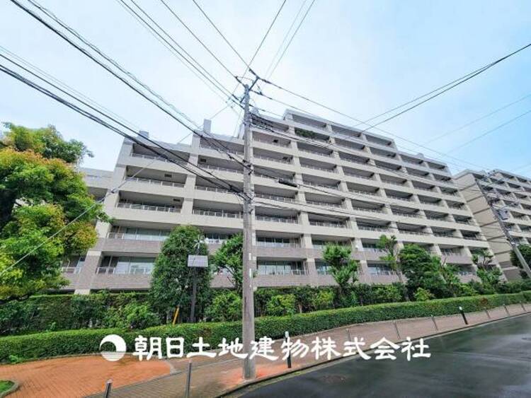 外観 【外観写真】太陽って自分だけのもの。そう勘違いさせる程たまらない空間です。プライベート性の高い空間を楽しむと同時に朝焼けや星空を見ることで癒しを得ることが出来ます。