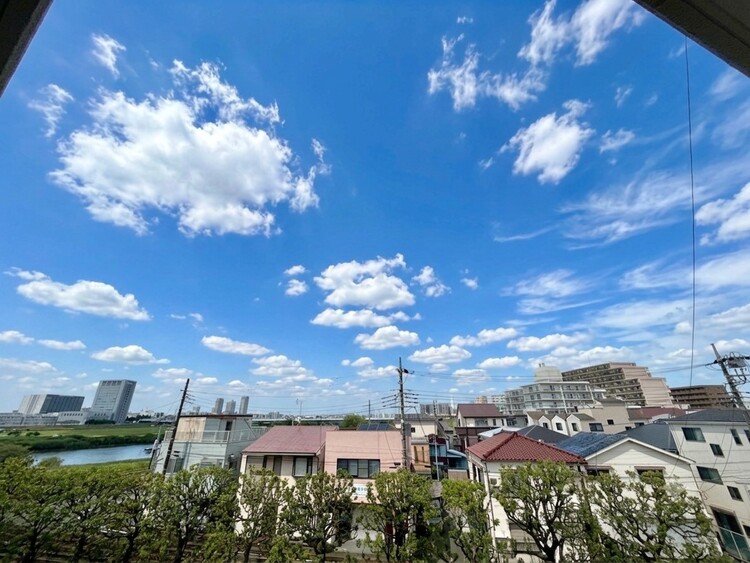 その他 眺望や窓からの景色が良いと、家で過ごす時間も快適です。