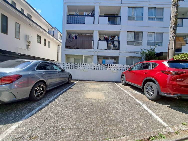 その他 駐車スペースが嬉しいですね。※空き状況は都度ご確認下さい。