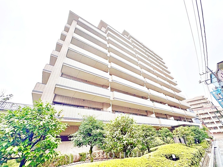 外観 【Urban Comfort, Modern grace】都市の利便性と落ち着いた住環境。洗練された暮らしを叶える住まい