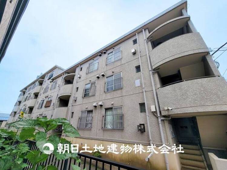 外観 【外観写真】 家族の色を映し出す洗練された邸宅は、ずっと輝き続けながらいつしか街の風景に溶け込んでいきます。 
