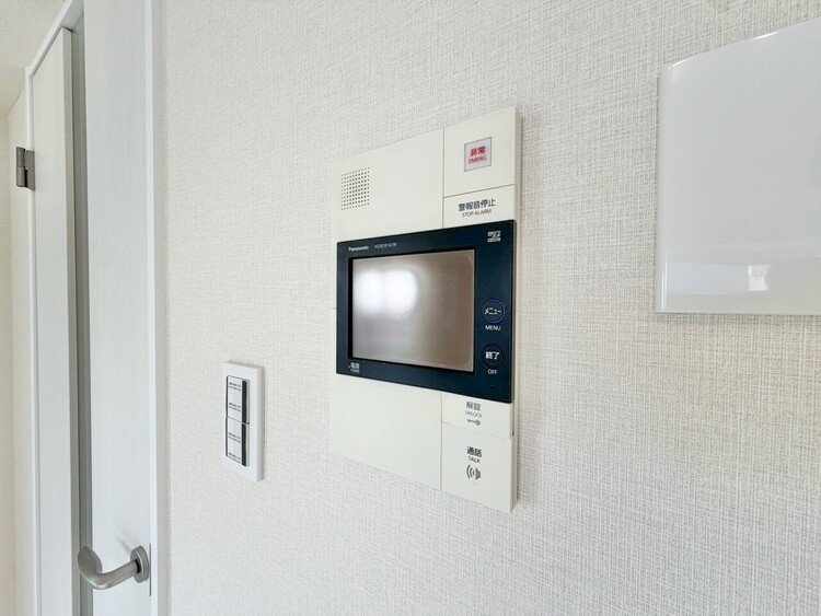 その他 誰が来てもわかる様にモニター付きインターホンを設置。
