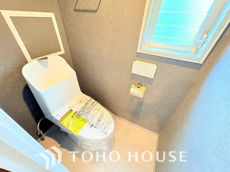 トイレ 清潔な洗浄機能付温水シャワートイレ