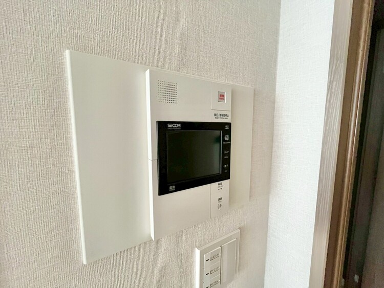 その他 誰が来てもわかる様にモニター付きインターホンを設置。