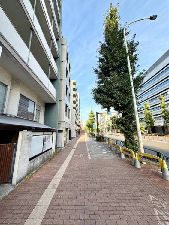 その他 駅からの帰り道には最寄りのスーパーがございます。毎日のご通勤など非常に助かります。