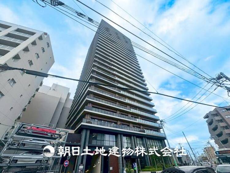 外観 【外観・立地】時代の流行ではなく拘りを貫く。シックなカラートーンで街並みに溶け込む外観は、絶妙なバランスで輝きを放ちます。