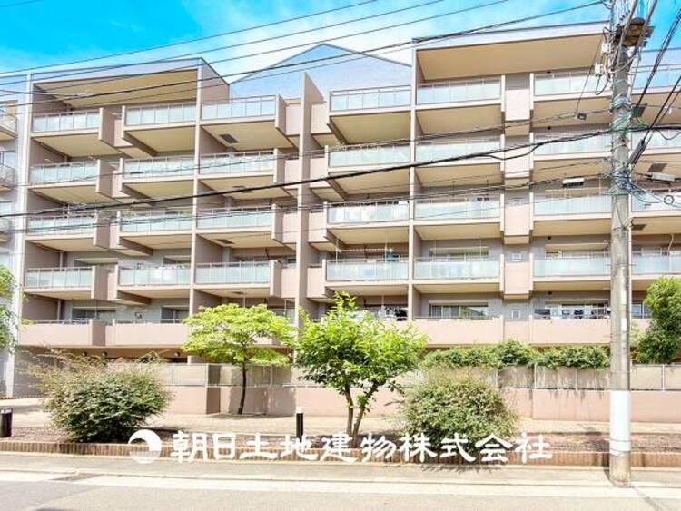 外観 【外観・立地】時代の流行ではなく拘りを貫く。シックなカラートーンで街並みに溶け込む外観は、絶妙なバランスで輝きを放ちます