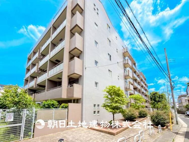外観 【外観写真】家族の色を映し出す洗練された邸宅は、ずっと輝き続けながらいつしか街の風景に溶け込んでいきます。