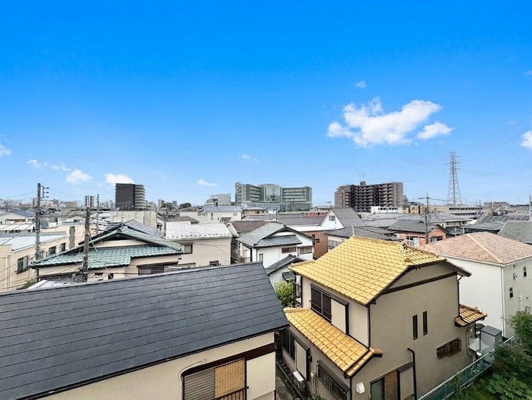 バルコニー 頬をなでる、優しい風を感じることが出来ます。