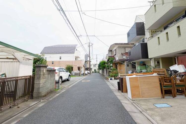 外観 前面道路は約3.9ｍでございます。