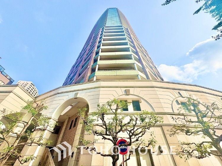 外観 漂う上質な空気感、マンションに入れば「おかえりなさい」と笑顔で迎えてくれるエントランス。最良の心配りを感じるマンションでした。