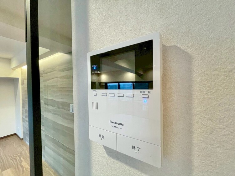 その他 誰が来てもわかる様にモニター付きインターホンを設置。