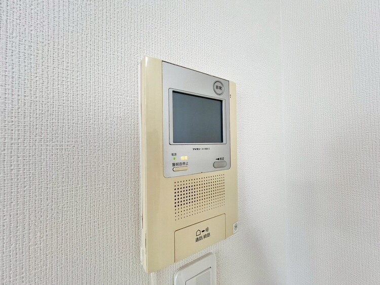 その他 誰が来てもわかる様にモニター付きインターホンを設置。