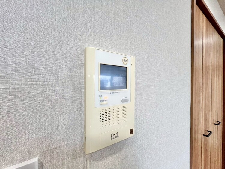 その他 誰が来てもわかる様にモニター付きインターホンを設置。