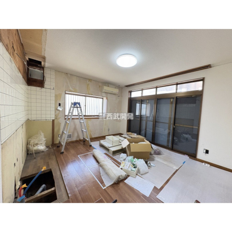 居間 リフォーム中　DK