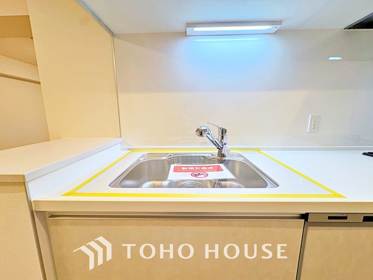 キッチン ◆愛育◆キッチンは家族の絆を育む大切な空間。シンプルで使い易いSystemKitchenで愉しく作る料理は愛情のある美味しいご馳走に。家族で使える広々としたダイニングキッチンです。