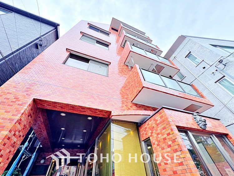 外観 漂う上質な空気感、マンションに入れば「おかえりなさい」と笑顔で迎えてくれるエントランス。最良の心配りを感じるマンションでした。