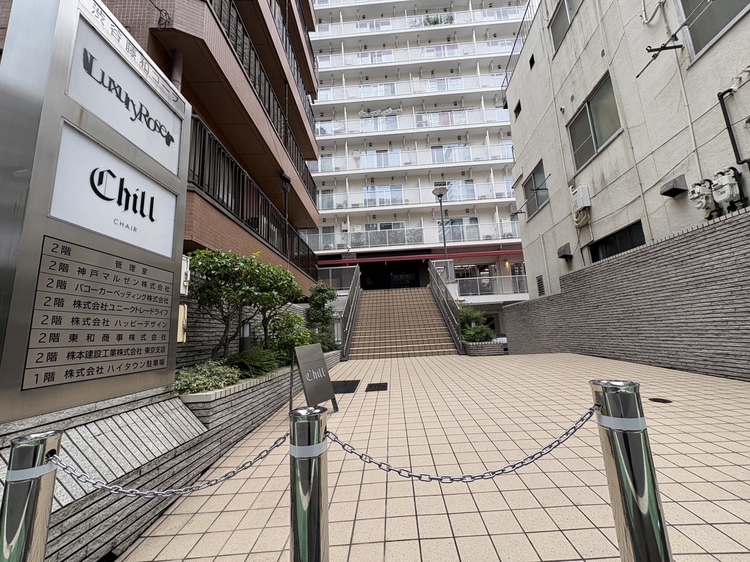 内装 【Ease】家族個々の安らぎの空間。プライベートなBedRoomは暮らす方の感性で造り上げたいもの。誰もが好みで飾れるシンプルな室内に仕上げてあります。
