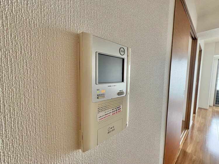 その他 誰が来てもわかる様にモニター付きインターホンを設置。