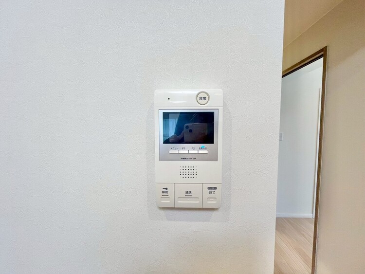 その他 誰が来てもわかる様にモニター付きインターホンを設置。