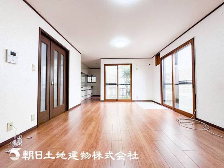 居間 【リビング】何気なく過ぎる時でさえも上質なひと時となる快適な空間を目指しております。