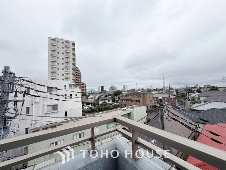 バルコニー 【Blue sky terrace】見上げると、空。30.20?の広々バルコニー付き※無償