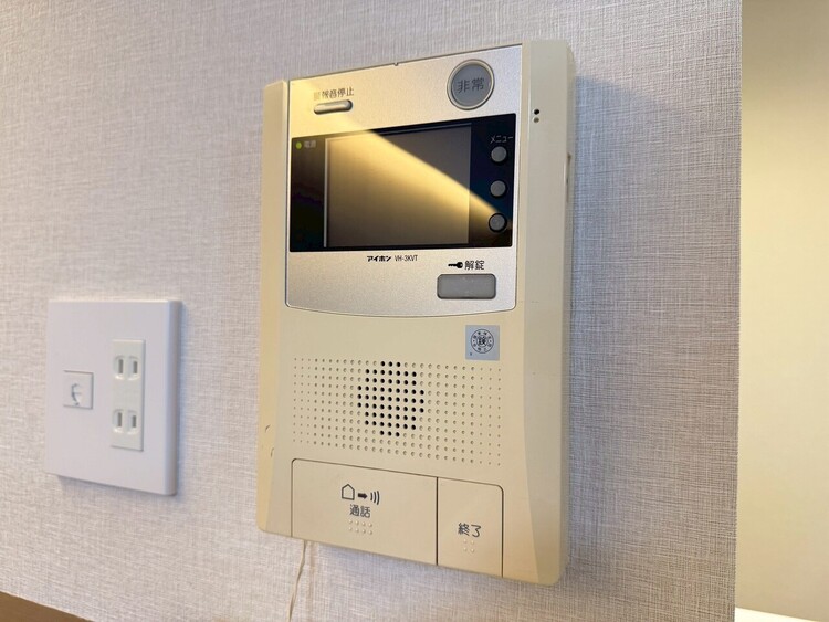 その他 誰が来てもわかる様にモニター付きインターホンを設置。