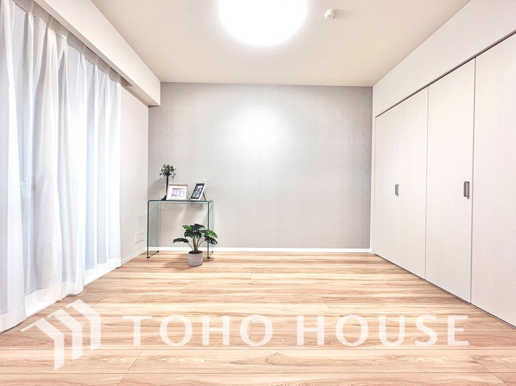 内装 【居室】主寝室としても、お子様のお部屋としても使いやすい一室です。