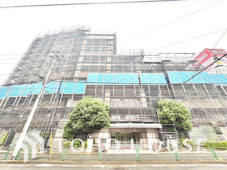 外観 【Exterior】街並みに溶け込みながらも、確かな存在感。落ち着いた佇まいが、帰るたびに安心を与えてくれます。永く愛される外観デザインです。