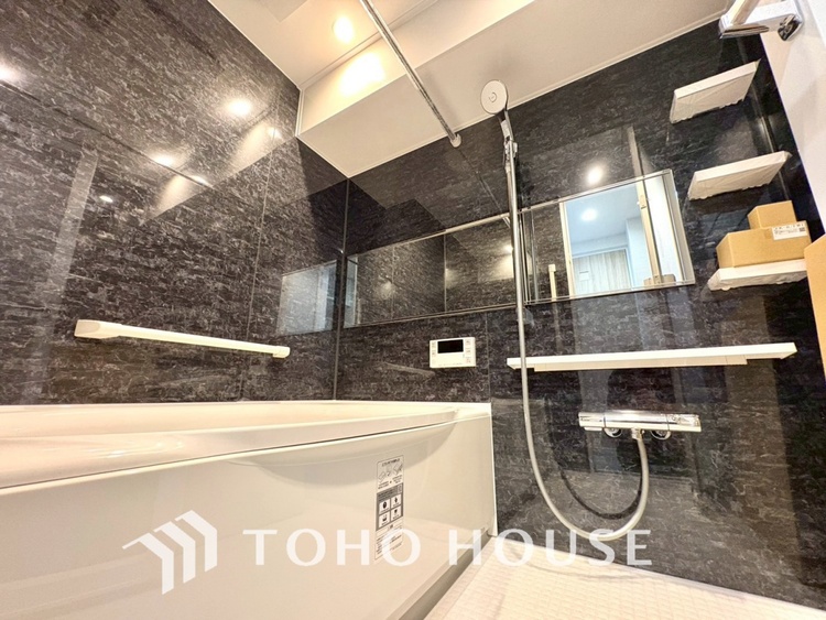 風呂 【BATHROOM】◆プライベートな空間◆simpleだからrelaxできるんです。こころもからだもキレイさっぱり。