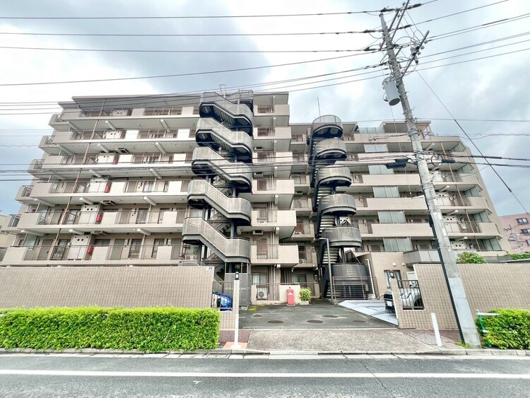 その他 飽きのこないシンプルモダンな外観です。