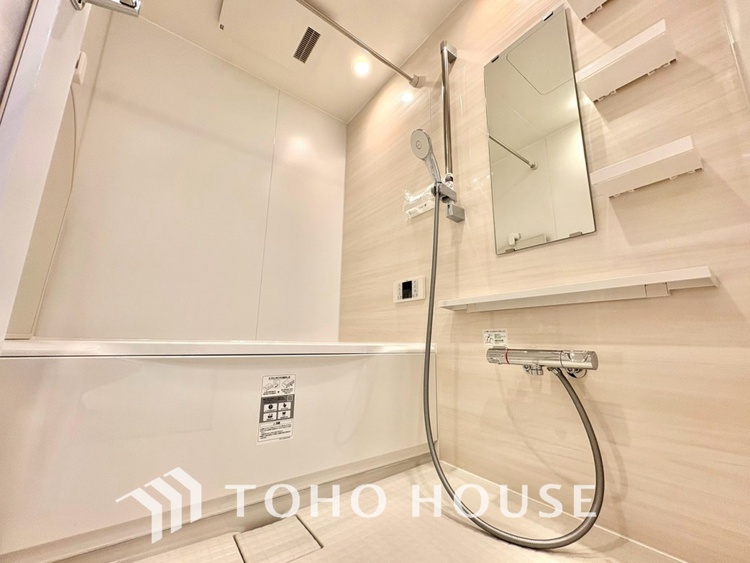 風呂 【BATHROOM】◆プライベートな空間◆simpleだからrelaxできるんです。こころもからだもキレイさっぱり。