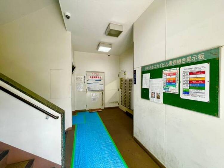 エントランス 落ち着いた雰囲気の共用空間です