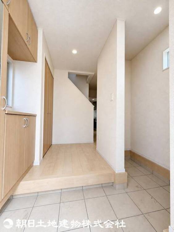 外観 近隣に小学校などが揃った生活環境良好な立地