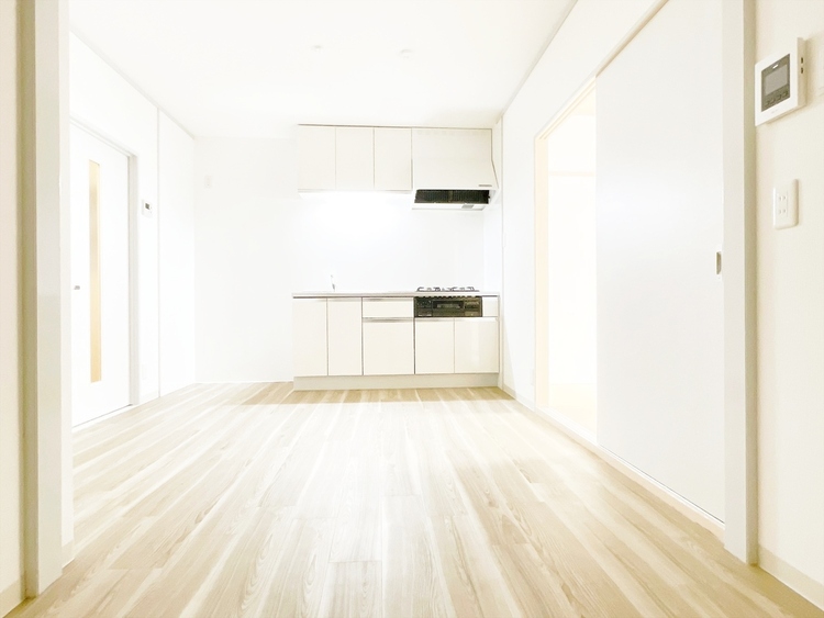 居間 快適に過ごす毎日を求めて、暮らしの中でご自身の「マイホーム」に創り上げてください。