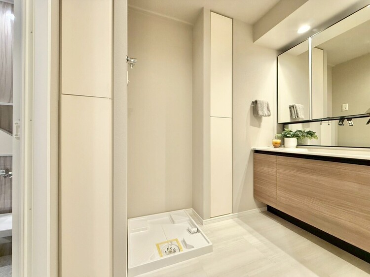 その他 十分な広さの脱衣所。