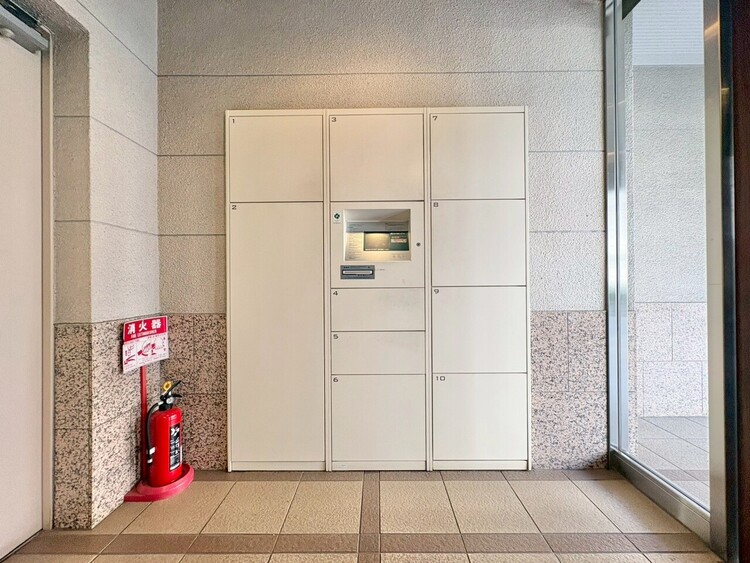 設備 留守時に便利な宅配ボックスを完備。