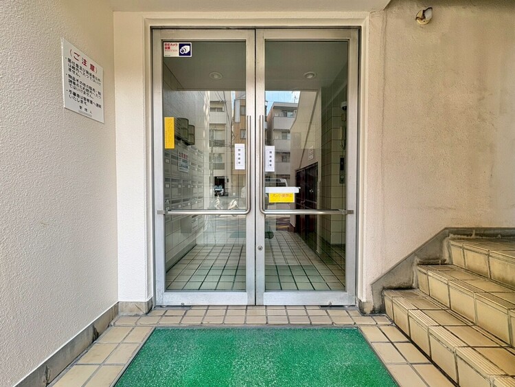エントランス 外と内をつなぐエントランスは、まさに顔となる場所。