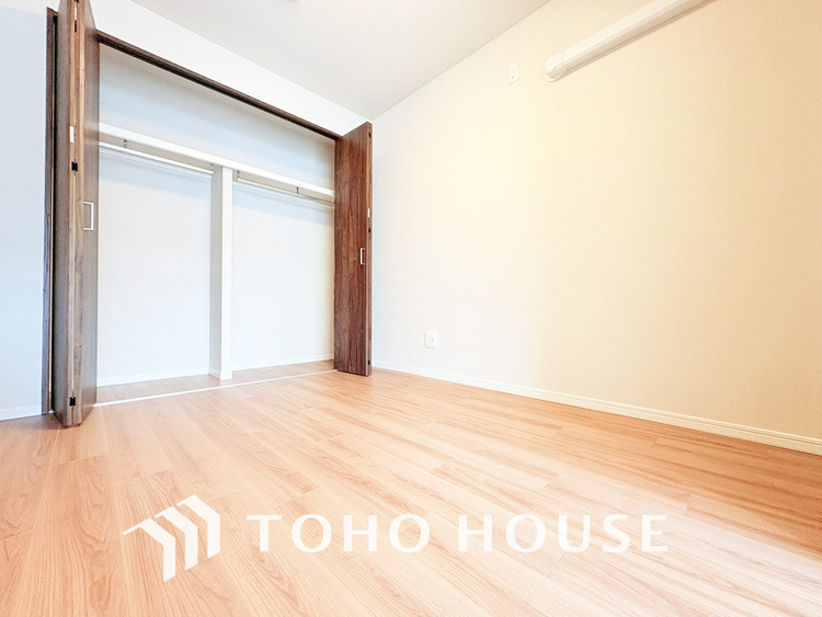 内装 シンプルですっきりとした室内は飽きのこない居心地の良い雰囲気です