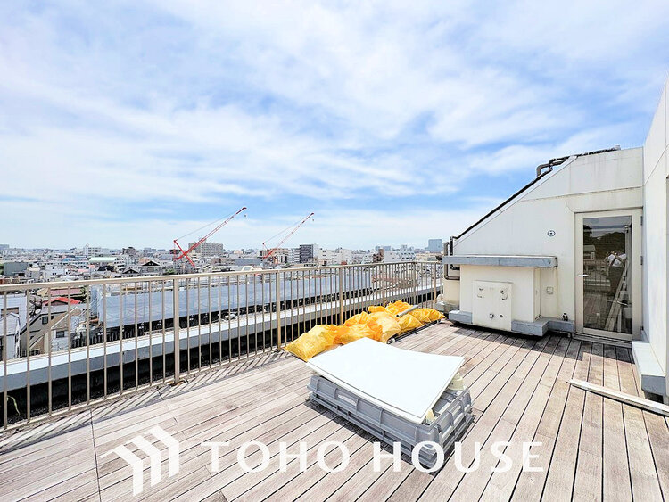 バルコニー 広々ルーフバルコニーで屋上菜園やBBQなどにいかがでしょうか