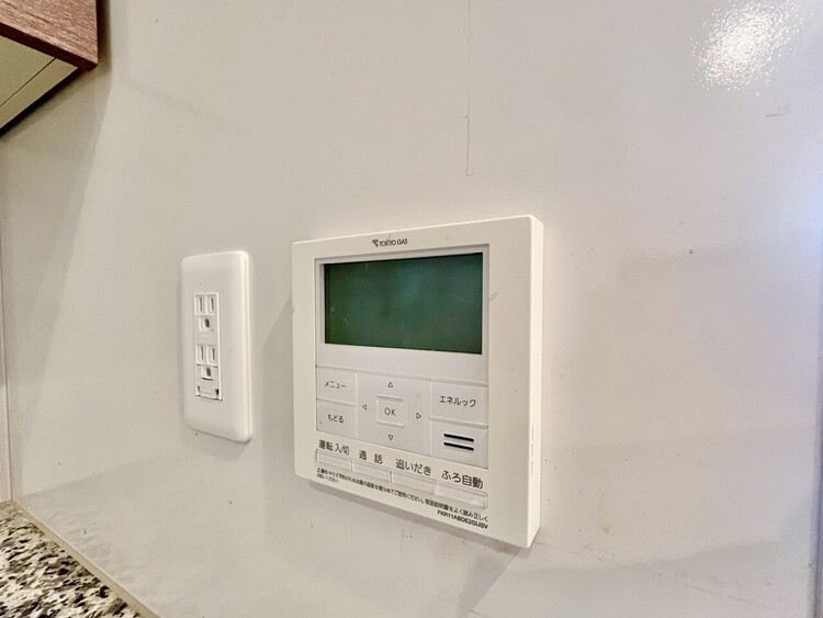 その他 見やすい画面で操作しやすい給湯パネル。