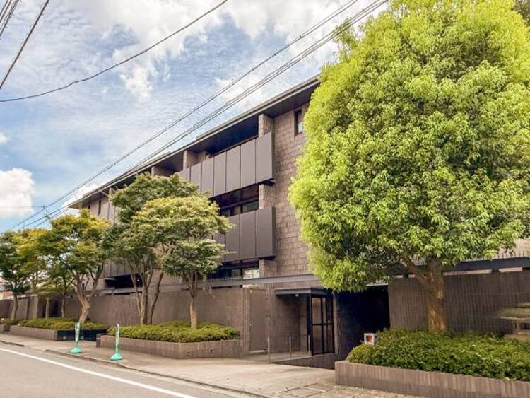 外観 場所によって暖かい日差しの入り方・見え方も違うお住まい。実際の日当たりや現地の雰囲気もご確認ください。