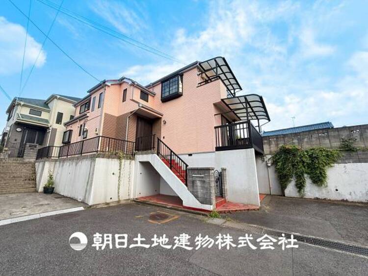 外観 【外観写真】時間のゆとりと空間、暖かな陽光がもたらす光と風を独占してください。