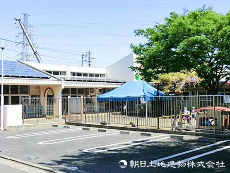 周辺 【岸根こども園】420ｍ　岸根公園に近い自然豊かな環境を活かした外遊びや虫探し、野菜栽培にクッキングなど、遊びながら自然体験を行います。英語や体操などの活動も取り入れています。