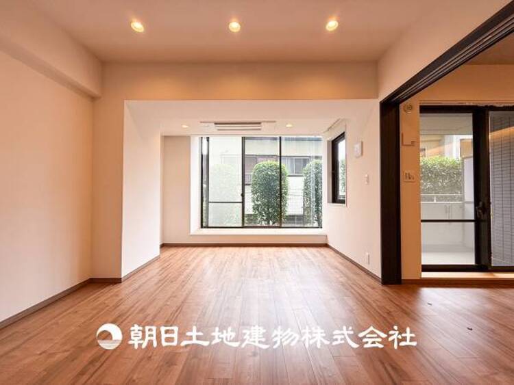居間 【リビング】大切な人とともに、心穏やかに過ごすひとときになるリビング。