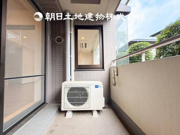 バルコニー 【バルコニー】太陽に愛された家。陽当り・通風に優れた魅力的で快適さを追求した住宅です。