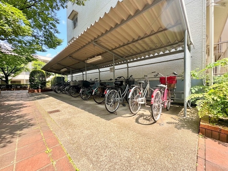 その他 きちんと整備された駐輪場。住む方の心遣いが感じられます。