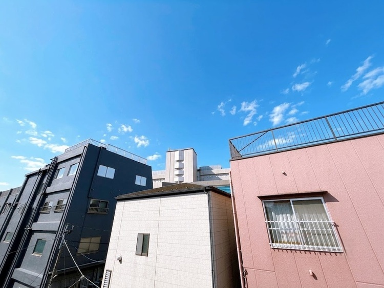 バルコニー 頬をなでる、優しい風を感じることが出来ます。