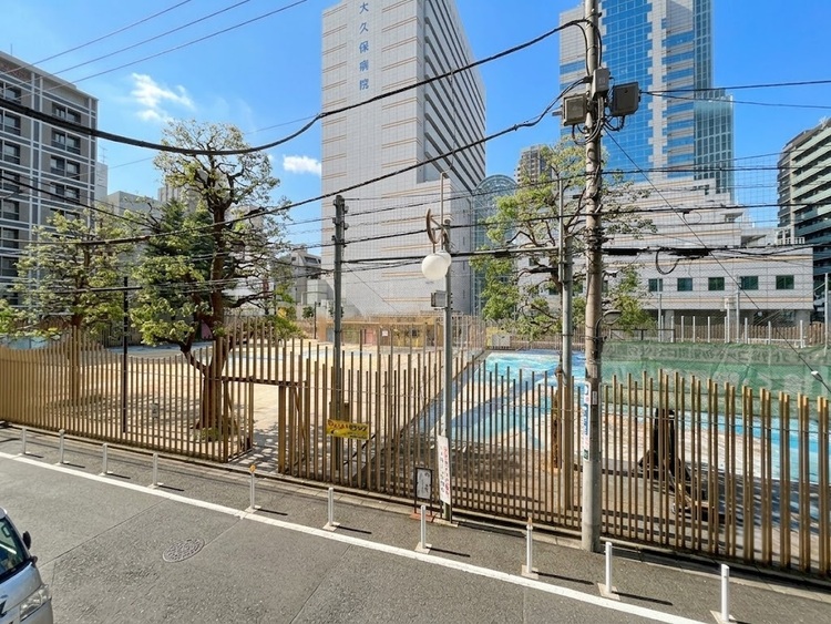 バルコニー 窓を開けると広がる青空。心をリフレッシュして日々を過ごしていきましょう。