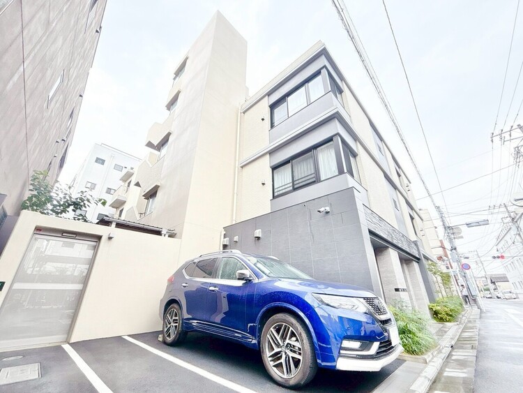 駐車場 本物件の駐車スペースです。車種制限のある場合もございますので、お気軽にお問い合わせくださいませ。